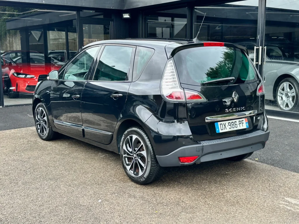 ﻿ 2015 Renault Scenic LHD