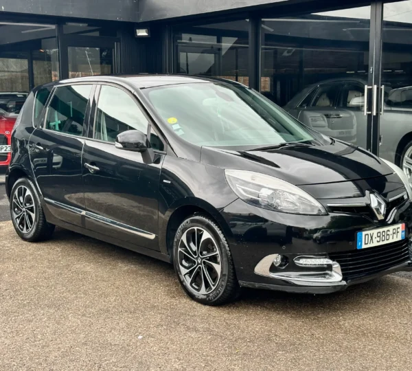 ﻿ 2015 Renault Scenic LHD