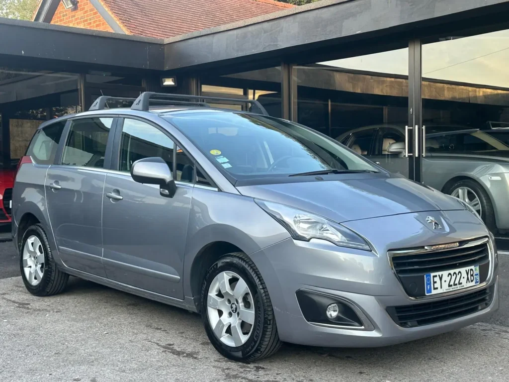 2017 PEUGEOT 5008